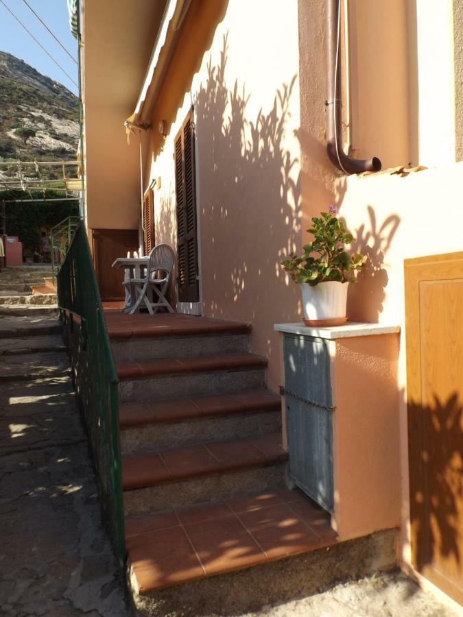 Appartamento Il Girasole Pomonte Exteriör bild